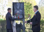 Открыли барельеф Лупову